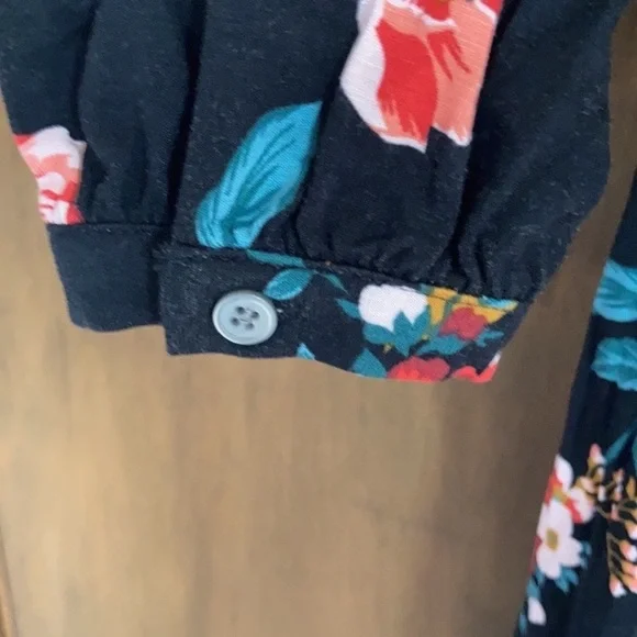 Relisted Loft dress floral print with cut out in back party event casual 6P - Picture 7 of 13